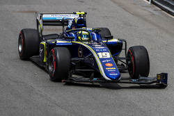 Lando Norris, Carlin, met een kapotte voorvleugel