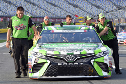 Kyle Busch, Joe Gibbs Racing, Toyota Camry M&M's Red White & Blue