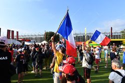 Des fans dans la Fan Zone