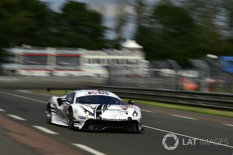 #84 JMW Motorsport Ferrari 488 GTE: Liam Griffin, Cooper MacNeil, Jeff Segal
