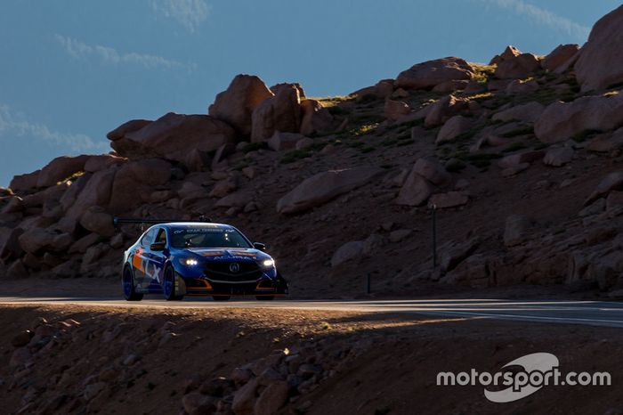 #173 Nick Robinson, Acura TLX A-Spec