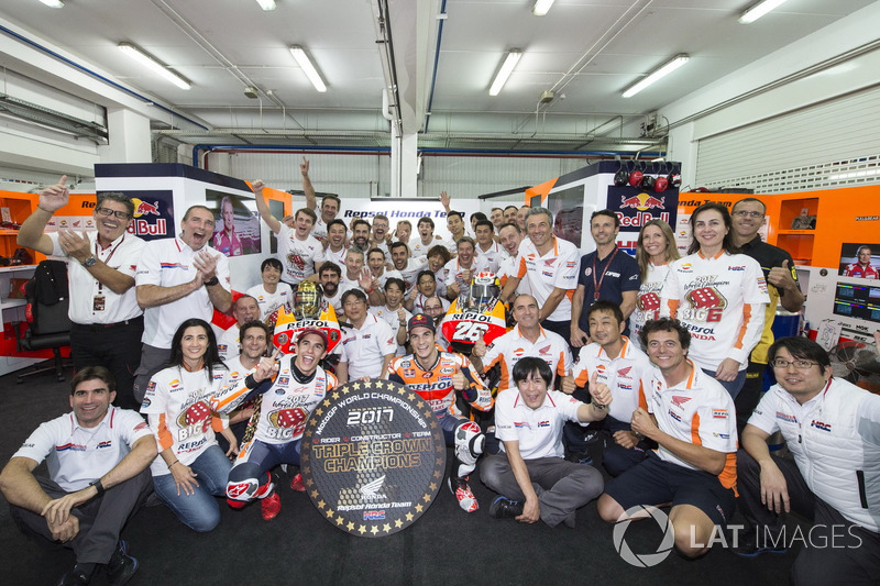 Worldchampion Marc Marquez, Repsol Honda Team, Dani Pedrosa, Repsol Honda Team with the team