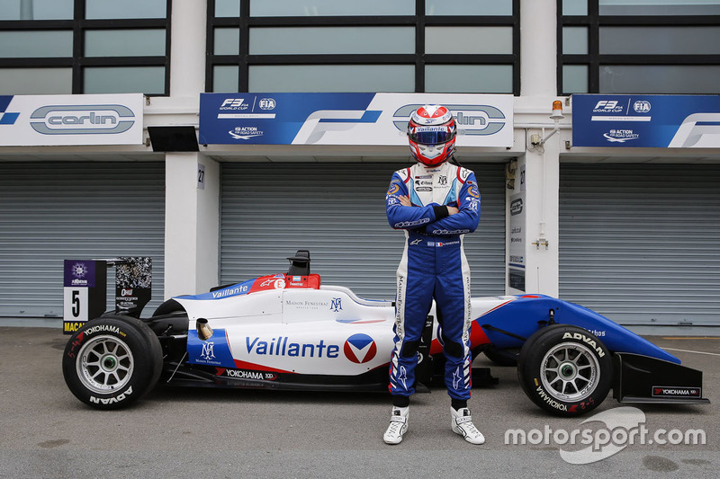 Sacha Fenestraz, Vaillante-Carlin