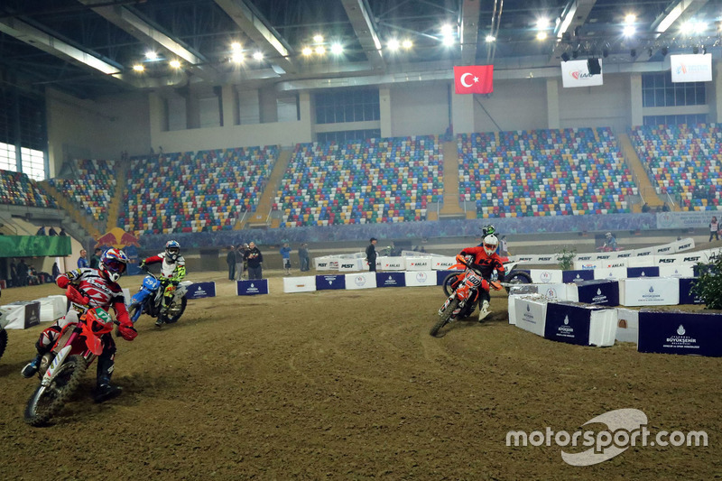 İstanbul Supercross Cuma antrenman