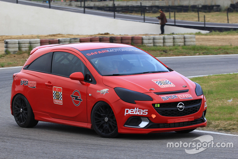 Opel Corsa OPC mücadelesi