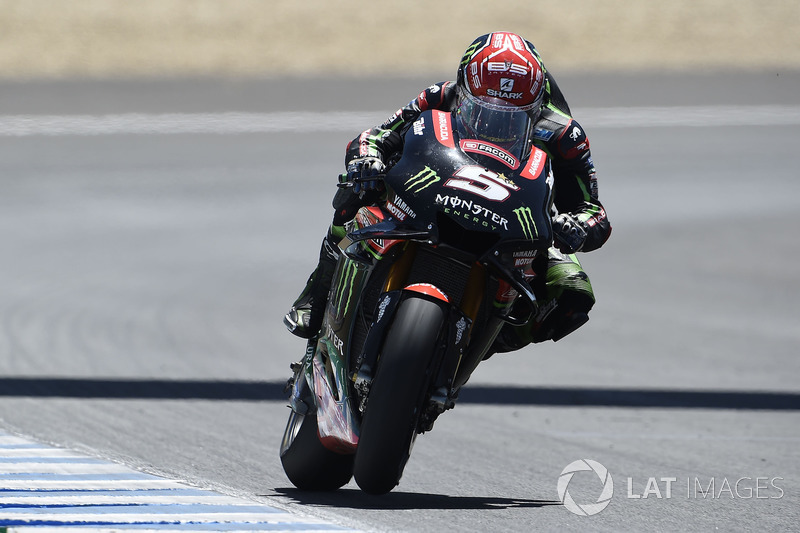Johann Zarco largou em terceiro e acabou em segundo graças ao acidente triplo dos rivais
