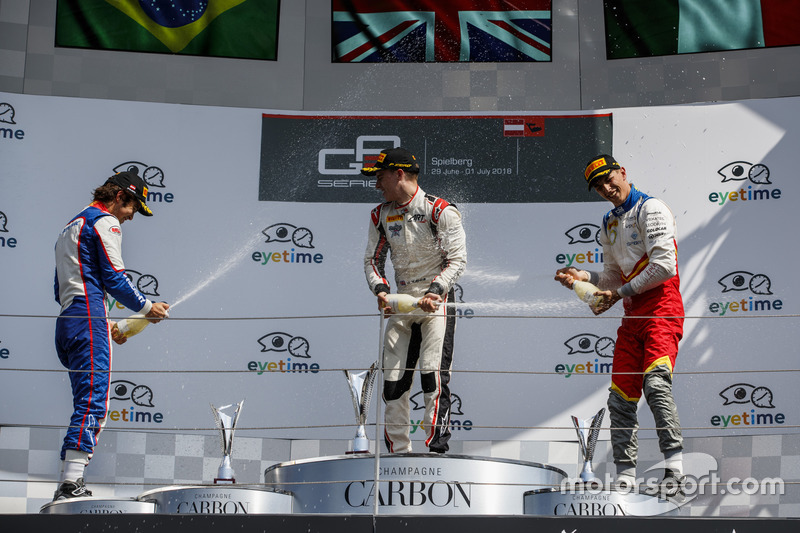 Podio: Pedro Piquet, Trident, Jake Hughes, ART Grand Prix, Leonardo Pulcini, Campos Racing