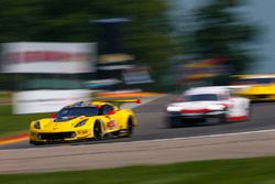 #4 Corvette Racing Chevrolet Corvette C7.R, GTLM: Oliver Gavin, Tommy Milner