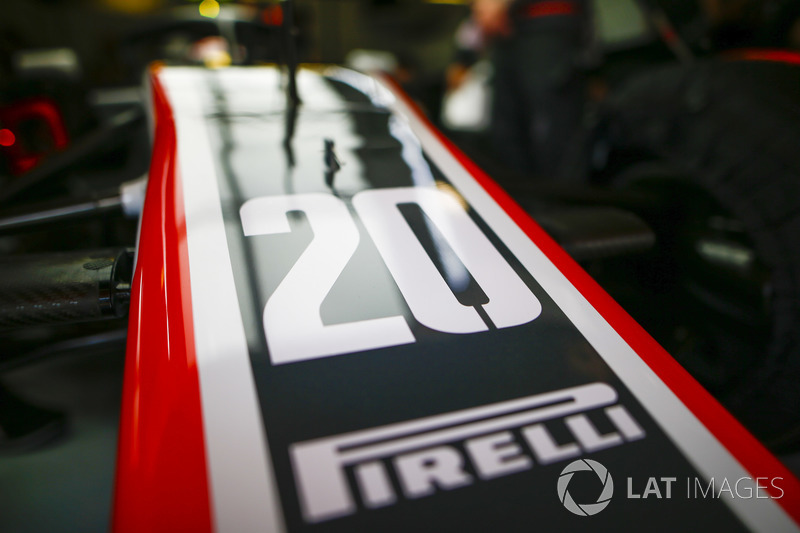 La nariz del coche de Kevin Magnussen, Haas F1 Team VF-18