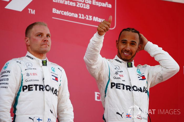 Podio: ganador de la carrera Lewis Hamilton, Mercedes AMG F1, segundo lugar Valtteri Bottas, Mercedes AMG F1