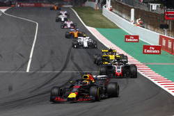 Daniel Ricciardo, Red Bull Racing RB14, Kevin Magnussen, Haas F1 Team VF-18, Carlos Sainz Jr., Renault Sport F1 Team R.S. 18, Charles Leclerc, Sauber C37