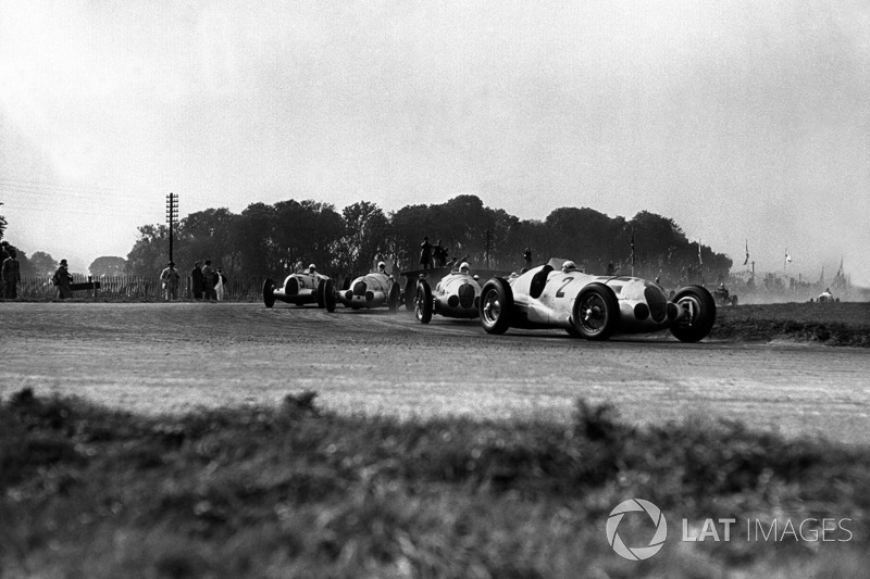 O recordista de vitórias do GP da Alemanha nunca triunfou em uma corrida válida pelo campeonato da F1. Rudolf Caracciola subiu ao lugar mais alto do pódio em seis oportunidades: 1926, 1928, 1931, 1932, 1937 e 1939. 