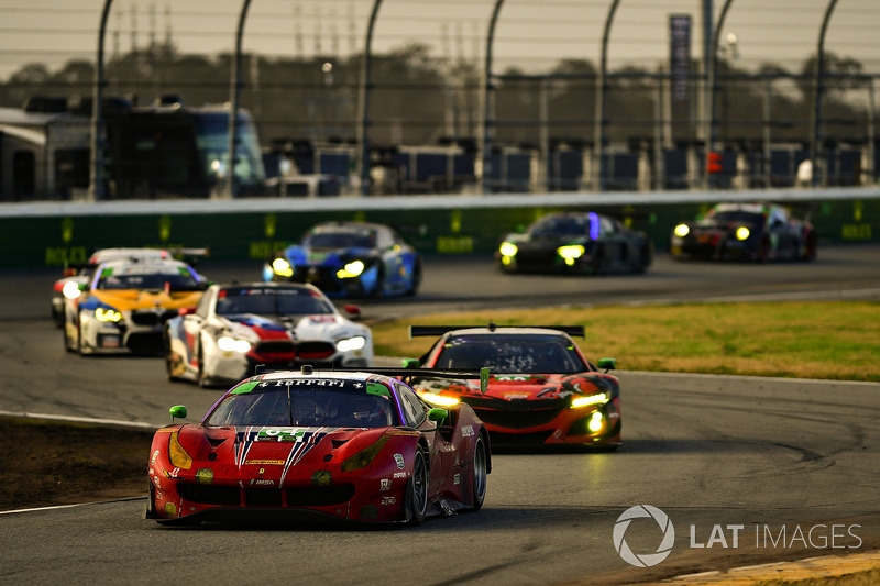 #64 Scuderia Corsa Ferrari 488 GT3, GTD: Bill Sweedler, Townsend Bell, Frankie Montecalvo, Sam Bird
