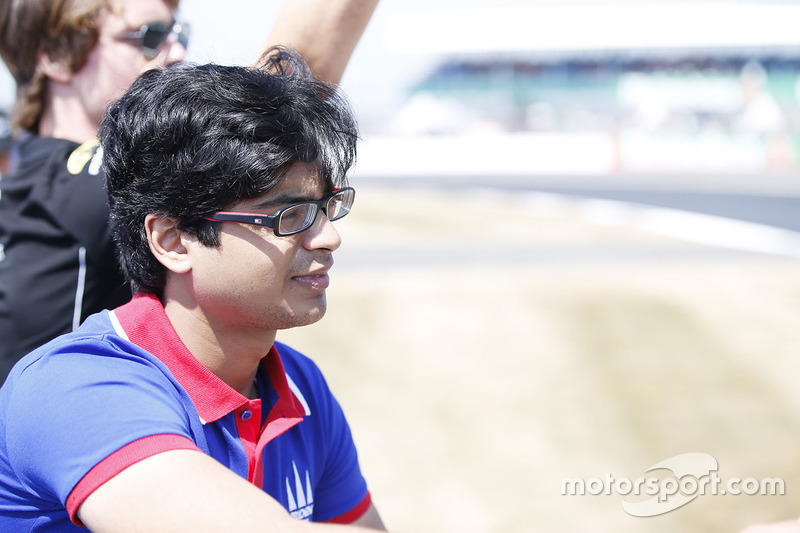 Arjun Maini, Trident