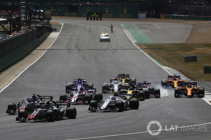 Kevin Magnussen, Haas F1 Team VF-18, Romain Grosjean, Haas F1 Team VF-18 ve Charles Leclerc, Sauber C37, Sergio Perez, Force India VJM11 Nico Hulkenberg, Renault Sport F1 Team R.S. 18