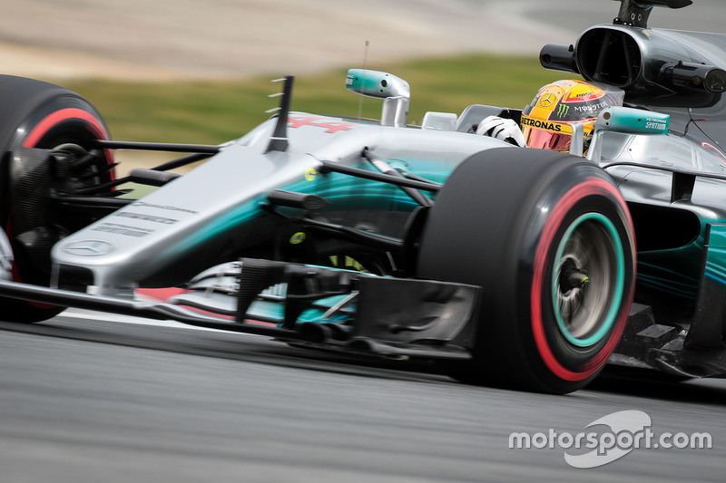 4: Lewis Hamilton, Mercedes AMG F1 W08, 1:20.983, supersofts, day 2 (234 laps)