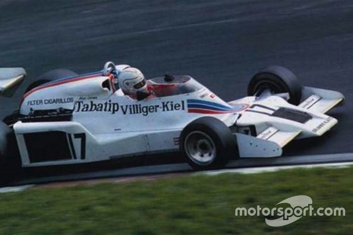 Esta Shadow DN8/5A foi pilotada por Riccardo Patrese, Alan Jones e Arturio Merzario na temporada 1977 e por Clay Regazzoni nas três primeiras corridas de 1978