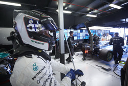 Valtteri Bottas, Mercedes AMG, in the garage