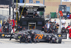 Martin Truex Jr., Furniture Row Racing Toyota pit stop