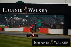 Fernando Alonso, McLaren MCL32, strikes up sparks