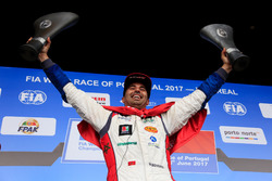 Podium : le vainqueur Mehdi Bennani, Sébastien Loeb Racing, Citroën C-Élysée WTCC