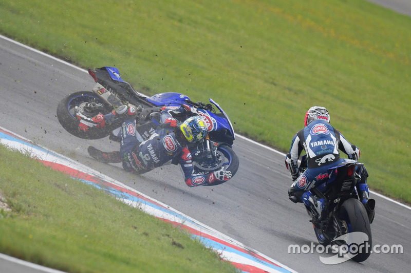 Crash von Federico Caricasulo, GRT Yamaha Official WorldSSP Team, Lucas Mahias, GRT Yamaha Official WorldSSP Team