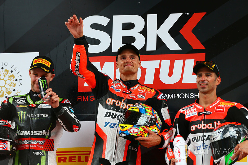Podio: il secondo classificato Jonathan Rea, Kawasaki Racing