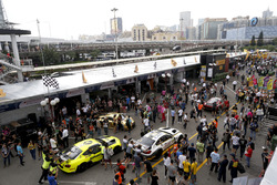 Atmosphere in the paddock