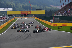 Lewis Hamilton, Mercedes-Benz F1 W08 leads at the start of the race