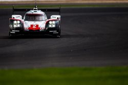 #2 Porsche Team Porsche 919 Hybrid: Timo Bernhard, Earl Bamber, Brendon Hartley