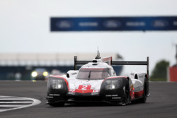 #2 Porsche Team Porsche 919 Hybrid: Timo Bernhard, Earl Bamber, Brendon Hartley
