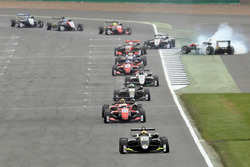 Lando Norris, Carlin, Dallara F317 - Volkswagen leads