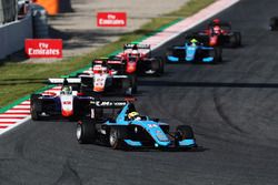 Arjun Maini, Jenzer Motorsport mène le peloton