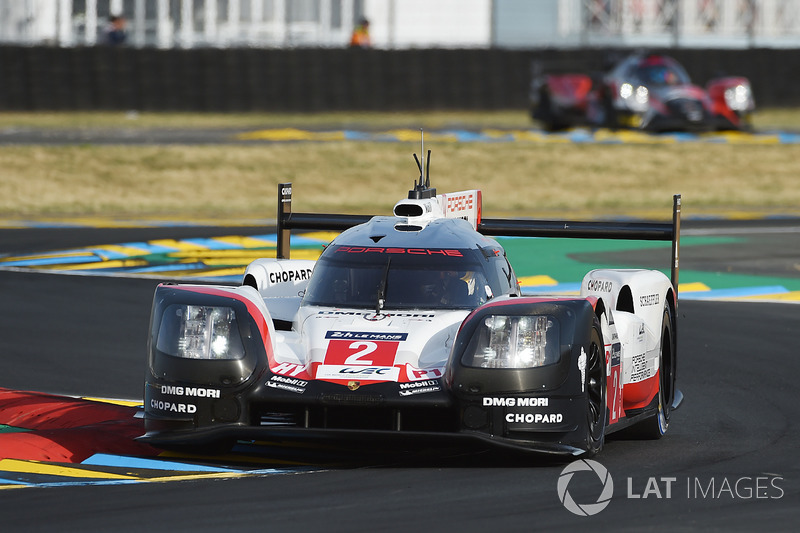 #2 Porsche Team Porsche 919 Hybrid: Timo Bernhard, Earl Bamber, Brendon Hartley