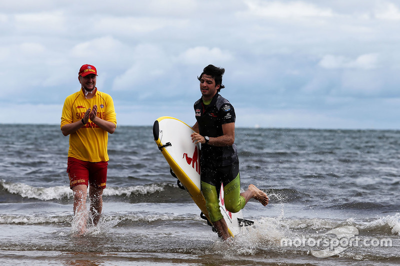 Carlos Sainz Jr., Scuderia Toro Rosso, am St. Kilda Beach