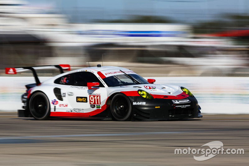 #911 Porsche Team North America Porsche 911 RSR: Patrick Pilet, Dirk Werner, Frédéric Makowiecki
