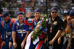 Takuma Sato, Michael Andretti, Andretti Autosport team owner celebrates the win on track with Michael Andretti, Andretti Autosport team owner at the yard of bricks