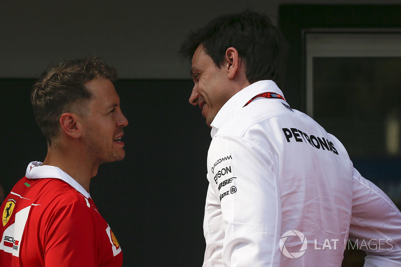 Y Toto Wolff, jefe de Mercedes Motorsport, contestó...