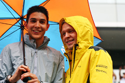 Esteban Ocon, Manor Racing, Kevin Magnussen, Renault Sport F1 Team
