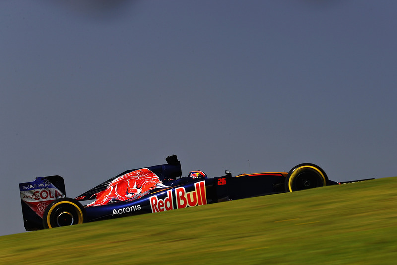 2016 год. За рулем болида Toro Rosso STR11 на пятничных тренировках