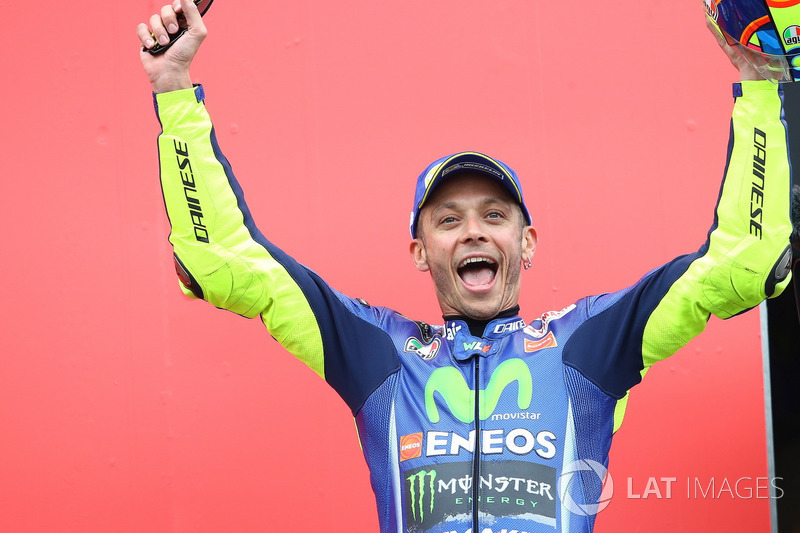Podio: il vincitore della gara Valentino Rossi, Yamaha Factory Racing