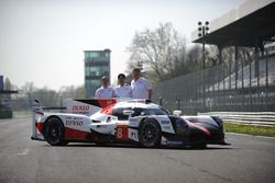 Hisatake Murata, Pascal Vasselon, Toyota Racing with theToyota Gazoo Racing Toyota TS050 Hybrid, lors de la présentation officielle