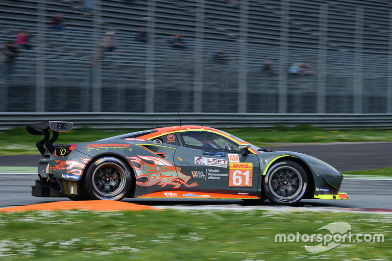 #61 Clearwater Racing Ferrari 488 GTE: Mok Weng Sun, Matt Griffin, Keita Sawa