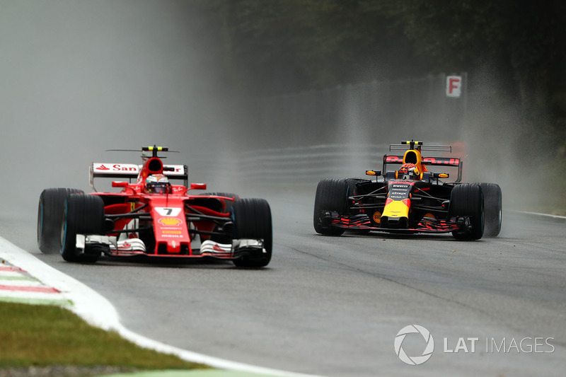 Max Verstappen, Red Bull Racing RB13 and Kimi Raikkonen, Ferrari SF70H