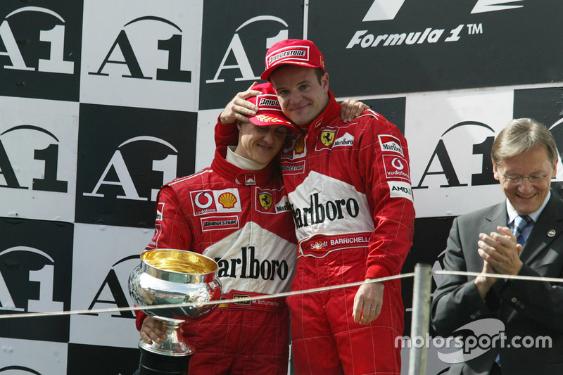 Podio: ganador de la carrera Michael Schumacher, Ferrari, segundo lugar Rubens Barrichello, Ferrari