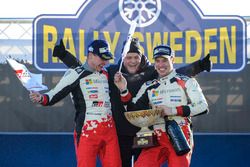 Podium Jari-Matti Latvala, Miikka Anttila, Toyota Racing avec Tommi Makinen