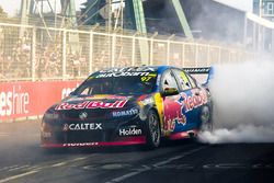 Race winner Shane van Gisbergen, Triple Eight Race Engineering Holden