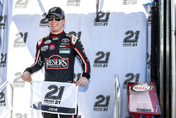 ganador de la pole: Erik Jones, Joe Gibbs Racing Toyota