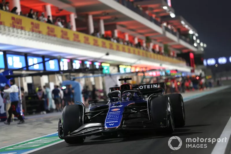 Alex Albon, Williams FW46, dans la voie des stands 