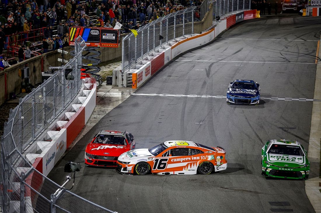 AJ Allmendinger, Kaulig Racing Chevrolet, Cole Custer, Haas Factory Team Ford